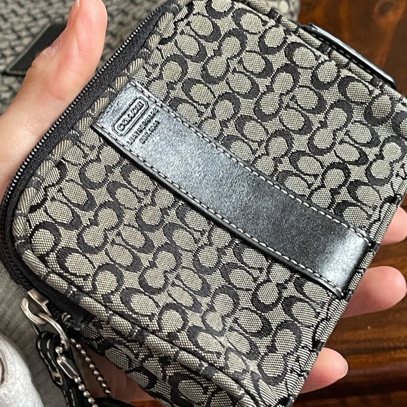 VTG. COACH Women’s Sig. Monogram F3M-6376 Crossbody Handbag Purse w/ Coin Holder - Picture 6 of 15